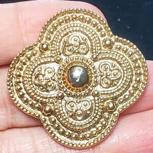 1928 Gold Tone Brooch Pin 1.5" Unsigned Vtg